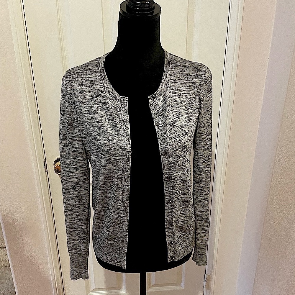 Ann Taylor cardigan - Picture 2 of 4
